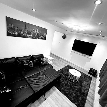 Апартаменты House Hundy Манчестер Экстерьер фото